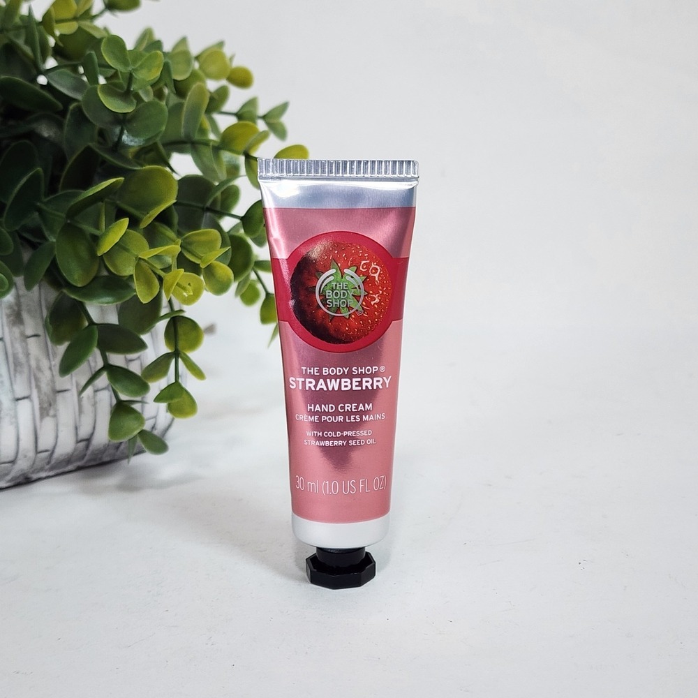 The Body Shop Strawberry Hand Cream 1 fl oz / 30 ml